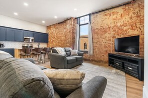 經典公寓, 廚房, 城市景 | 客廳