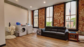 Classic Apartment, Kitchen, City View | Interior