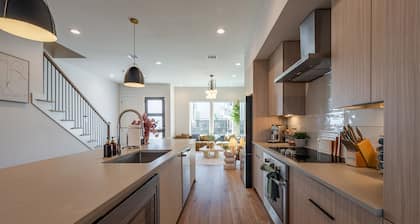 EaDo Retreat: Pool • Mini Golf • BBQ • EV‖ Mins to GRB Conv, WBC, UH & Rice Grad