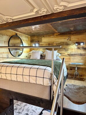 Deluxe Cabin, Garden View | Individually decorated, desk, laptop workspace, iron/ironing board - Copper Castle & Petting Farm near Legoland (Windsor)