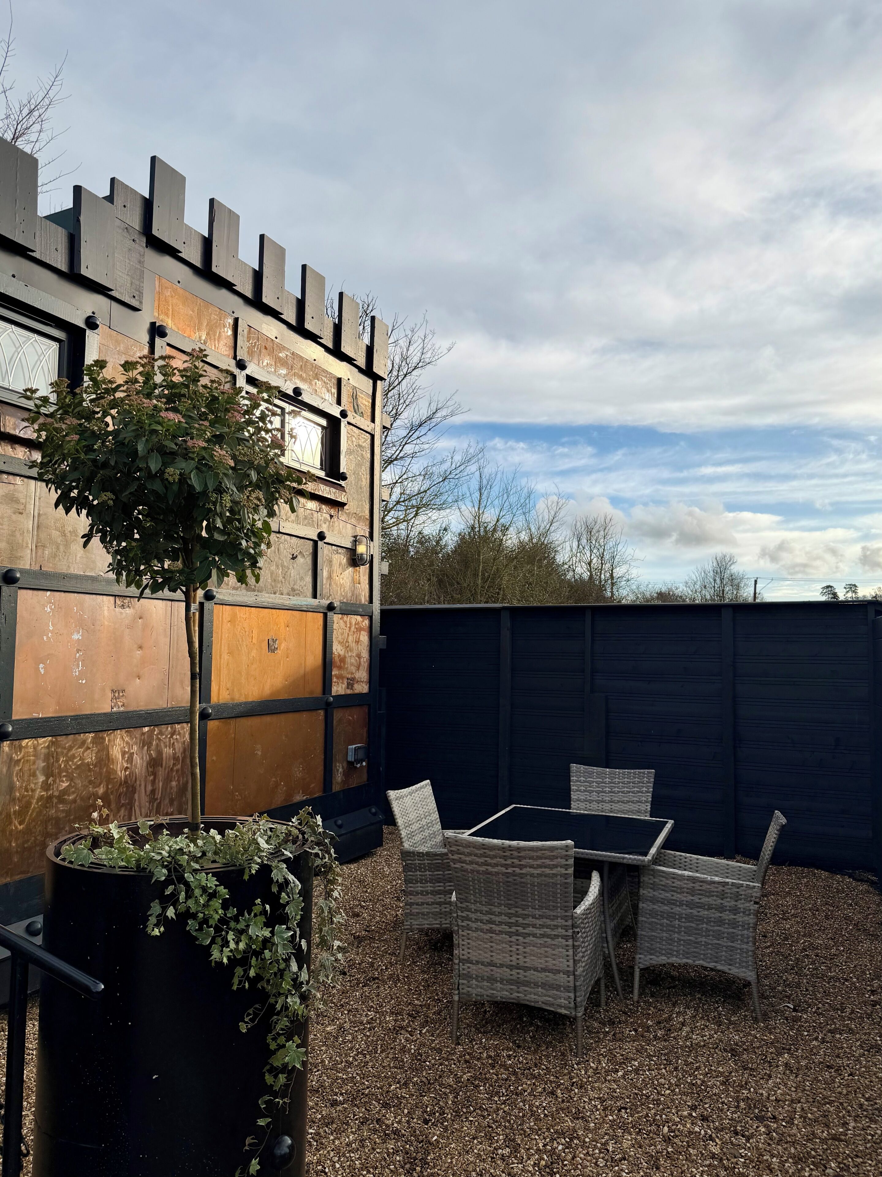 Deluxe Cabin, Garden View | Outdoor dining