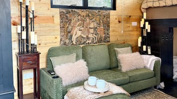 Hytte – deluxe, hageutsikt | Oppholdsområde