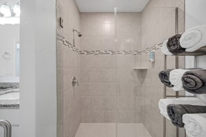 Hair dryer, towels, soap, toilet paper - The Luxury Bliss - Spacious 4BR Home with Pool in Port Saint Lucie (Port St. Lucie)