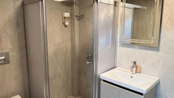 Rom – superior, 1 soverom, byutsikt | Bad | Dusj, håndklær, såpe og sjampo