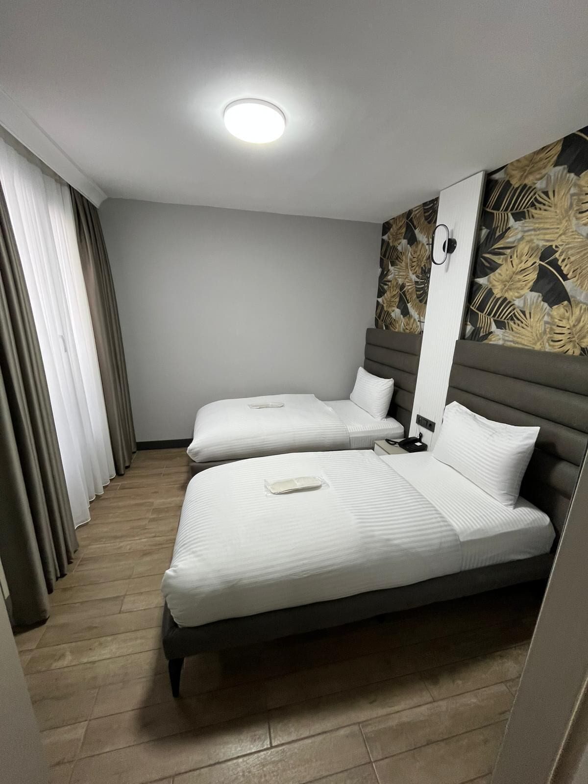 Rom – superior, 1 soverom, byutsikt | Skrivebord, skrivebord for bærbar PC og wi-fi (inkludert)