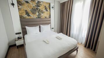 Desk, laptop workspace, free WiFi