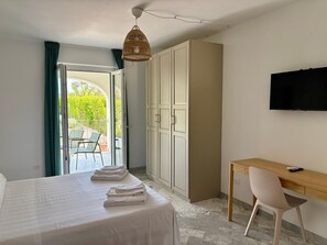 2 bedrooms, iron/ironing board, WiFi, bed sheets - Two Bedroom Apartment with Garden View (Portoferraio)