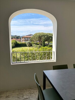 Dining - Two Bedroom Apartment with Garden View (Portoferraio)