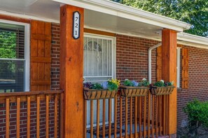 Exterior detail - Butterfly Bungalow is a 4BR/2BA home with outdoor terrace and grill (Columbus)