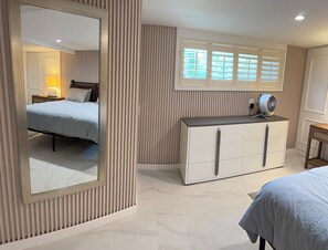 1 dormitori, planxa i posts de planxar, wifi gratuïta i roba de llit 