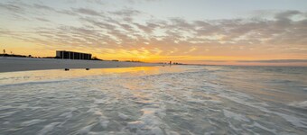 Waterfront Siesta key entire King suite 