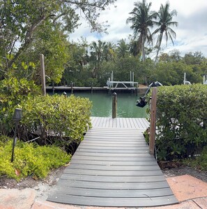 Property grounds - Waterfront Siesta key entire King suite  (Sarasota)