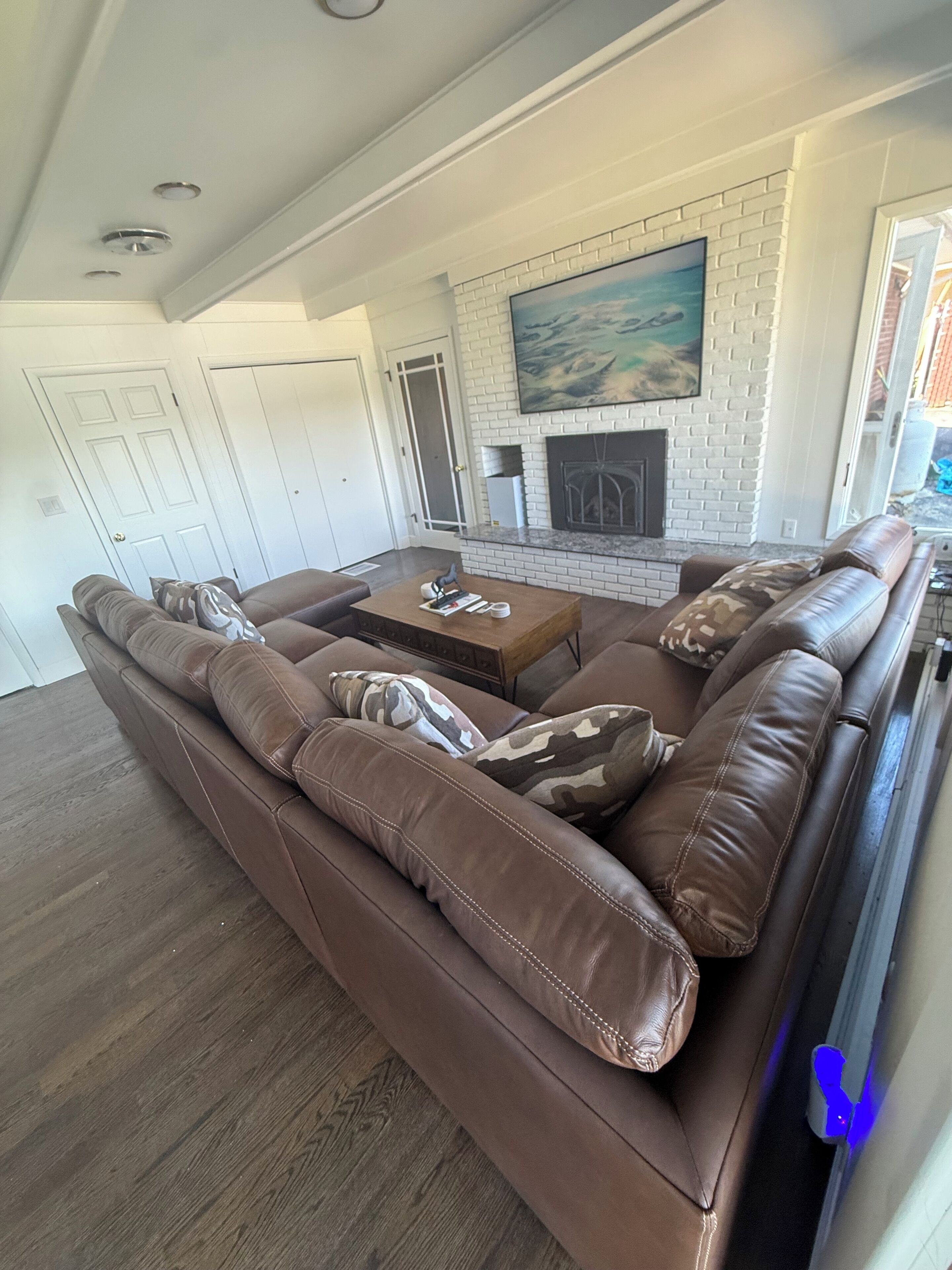 Smart TV, fireplace, video games, DVD player