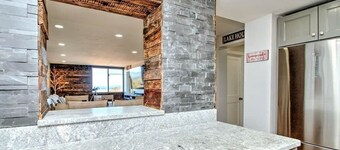 Spacious 2 Bedroom 2 Bath Lake View Condo