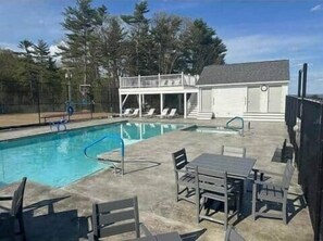 Pool - Cozy 1 Bedroom Condo with Lake Winni Views! (Laconia)