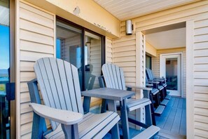 Terrace/patio - Adorable Cedar Lodge Room w/ Lake Views! (Laconia)