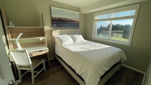 4 Schlafzimmer, Zimmersafe, Schreibtisch, Bügeleisen/Bügelbrett