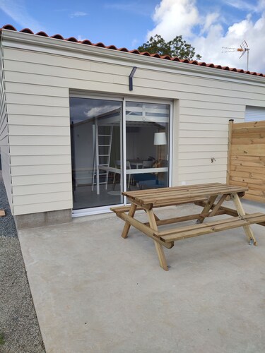Bright furnished studio in the heart of the Vendée bocage