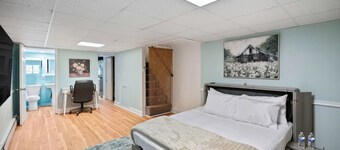 Cozy in Canton - Private Driveway - Pet Friendly
