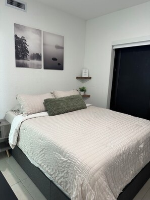 1 bedroom, iron/ironing board, WiFi, bed sheets