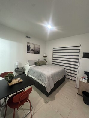 1 sovrum, strykjärn/strykbräda, wi-fi och sängkläder