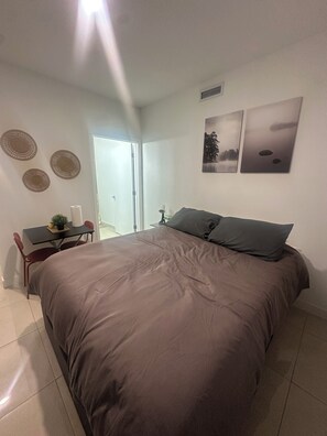 1 chambre, fer et planche à repasser, Wi-Fi, draps fournis