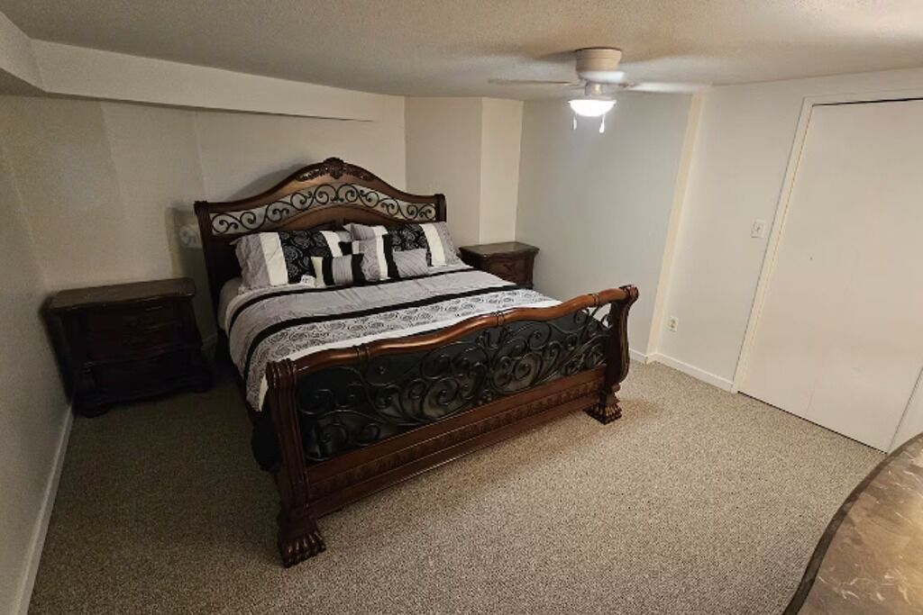 Iron/ironing board, WiFi, bed sheets