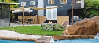 Tiny House Paradise - Pool, Spa, Slide, Beaches