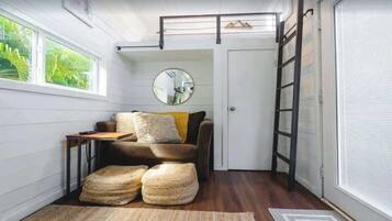 Een televisie en een kantoor