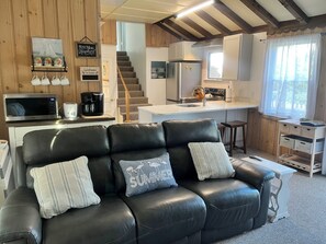 Living area - Marlboro Beach Cottage (Lamoine)
