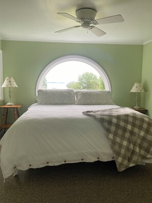 2 bedrooms, iron/ironing board, WiFi, bed sheets - Marlboro Beach Cottage (Lamoine)