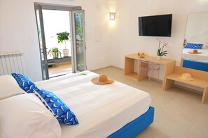 1 bedroom, in-room safe, free WiFi, bed sheets - Spacious rooms in the heart of Positano with beautiful sea views and unique comfort! (Positano)