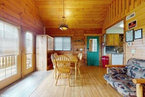 Interior - Cozy Family Friendly Green Cabin Unit A (Warrens)
