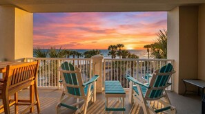 Property grounds - Beachfront Bliss on the Emerald Coast, Reovated, Sleeps 10, 3rd Floor (Panama City Beach)