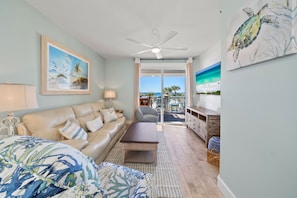 Smart TV - Beachfront Bliss on the Emerald Coast, Reovated, Sleeps 10, 3rd Floor (Panama City Beach)