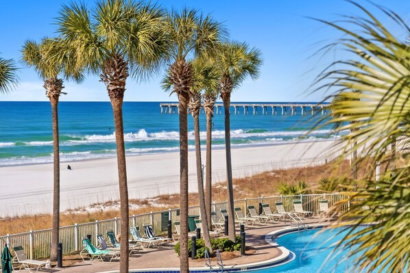 Beach - Beachfront Bliss on the Emerald Coast, Reovated, Sleeps 10, 3rd Floor (Panama City Beach)