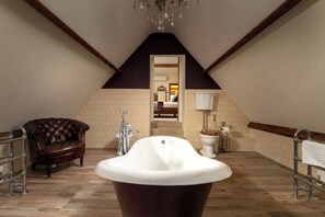 Shower, hair dryer, towels, shampoo - Group Stay in the heart of Bibury (Bibury)