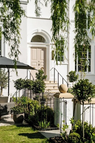 The Atelier  A Stylish Cheltenham Hideaway for 4