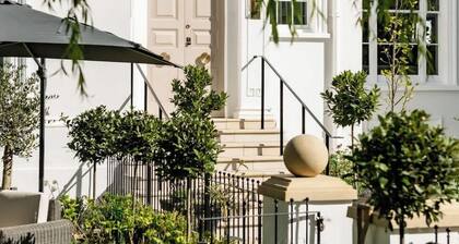 The Atelier A Stylish Cheltenham Hideaway for 4