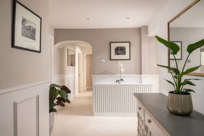 Interior - The Atelier  A Stylish Cheltenham Hideaway for 4 (Gloucestershire)