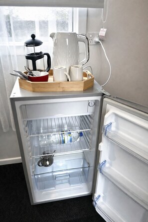 Coffee and/or coffee maker - Separate Entrance Guesthouse • Ensuite • Parking (Auckland)