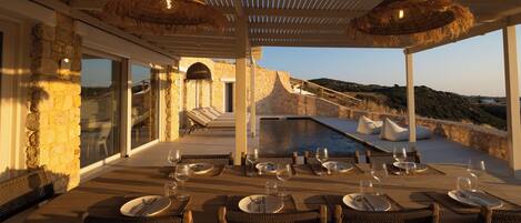 Outdoor dining