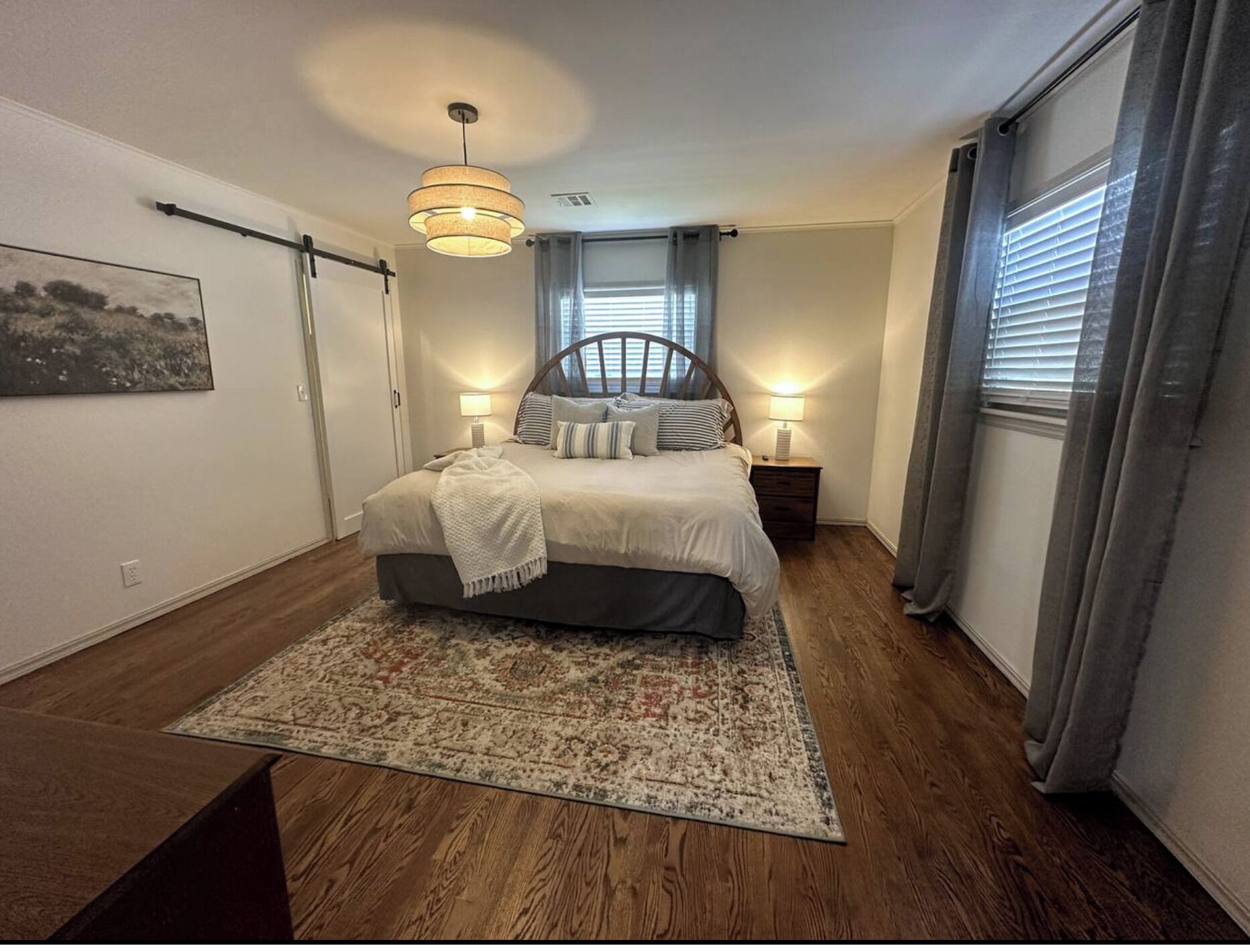 3 室のベッドルーム、デスク、アイロン / アイロン台、WiFi (無料)