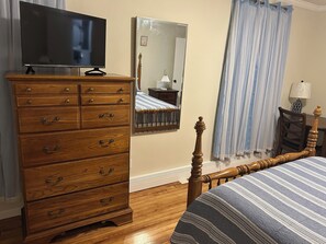 Strykjärn/strykbräda, wi-fi och sängkläder