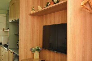 Microondas y placa de cocina