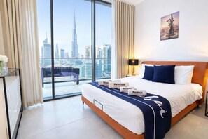 Desk, iron/ironing board, WiFi, bed sheets - Rentico l Luxury 1BR Burj Khalifa & Canal View (Dubai)