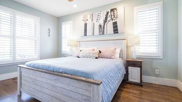 4 bedrooms, desk, iron/ironing board, travel cot