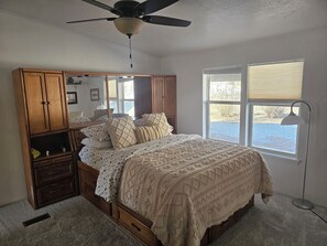 3 bedrooms, WiFi, bed sheets