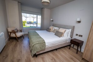 Iron/ironing board, Internet, bed sheets - Cosy 3-Bedroom Home in Beautiful Killarney (Killarney)