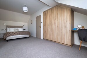 Iron/ironing board, internet, bed sheets